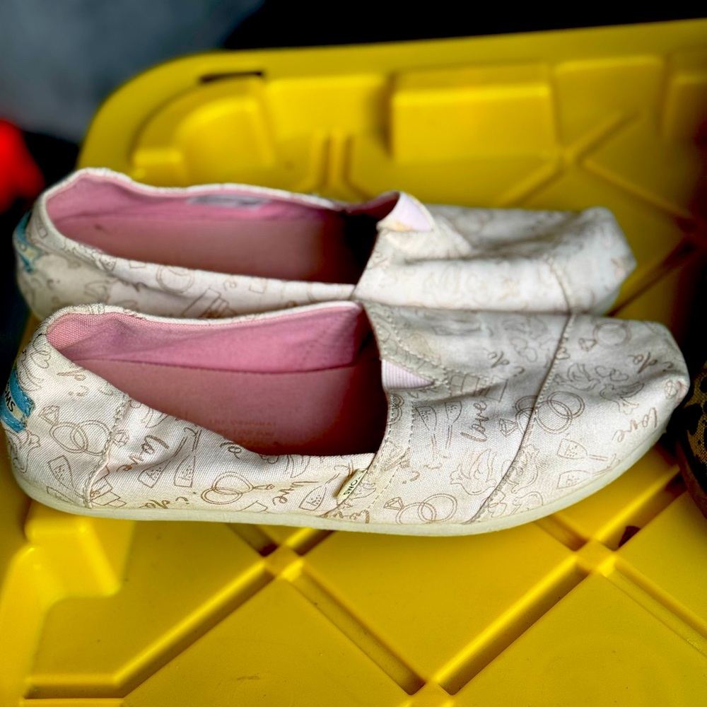 Toms wedding collection